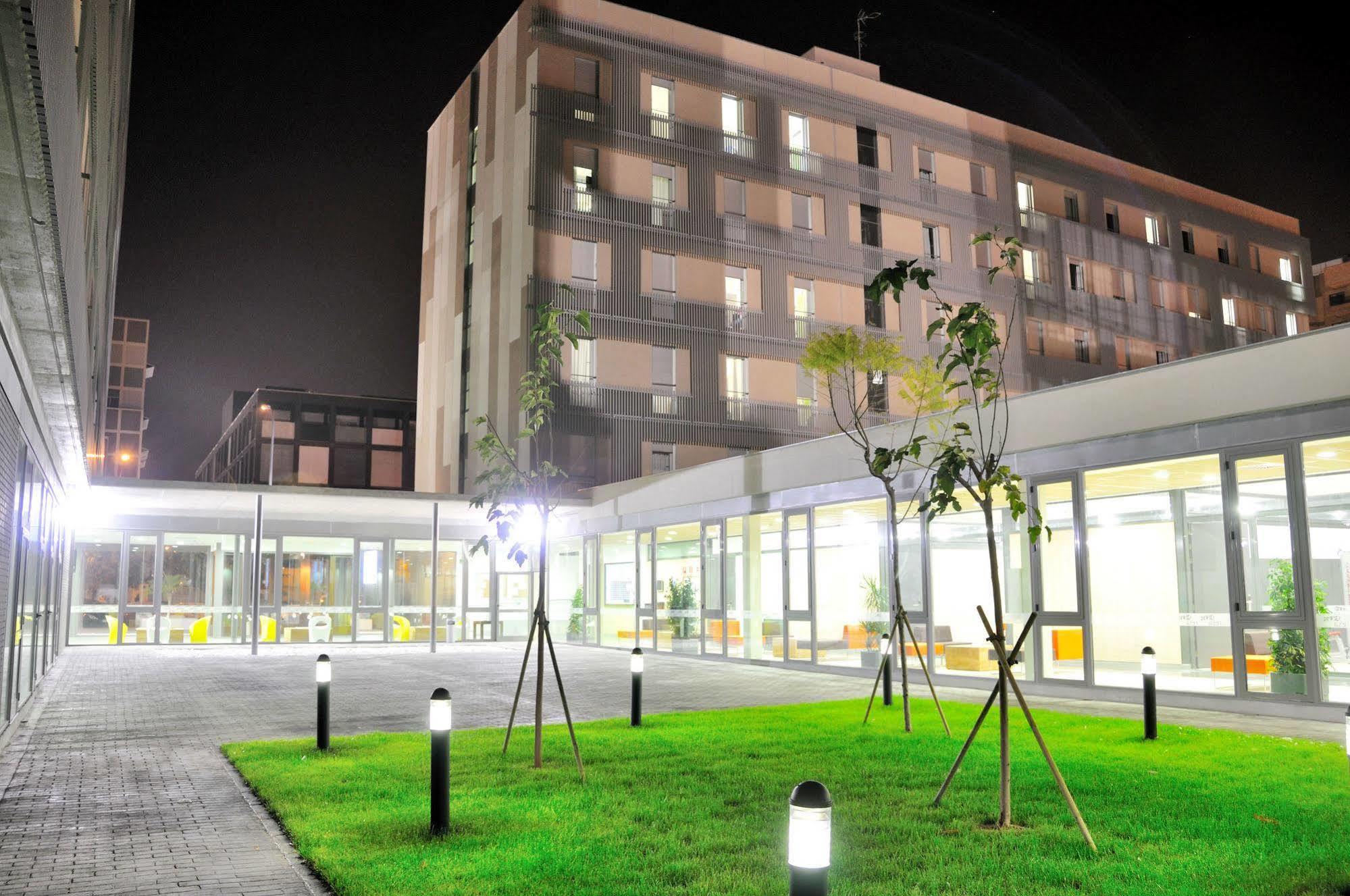 Residencia Universitaria Resa Damia Bonet Valensiya Dış mekan fotoğraf